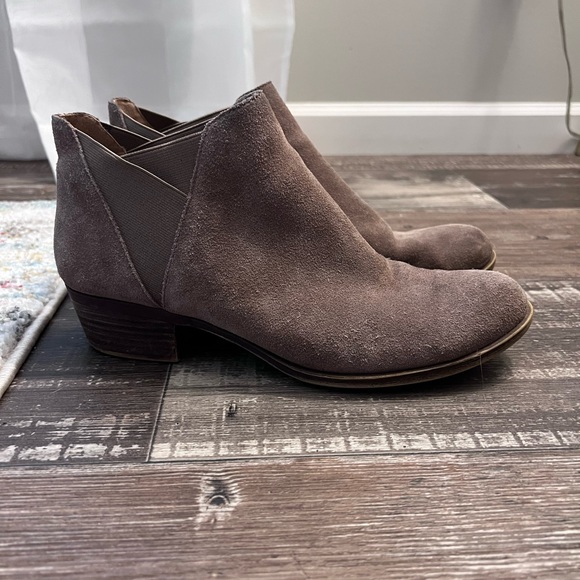 lucky brand tan suede boots - Picture 4 of 7